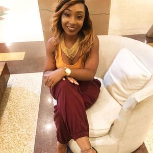 Meet your Posher, Whitney